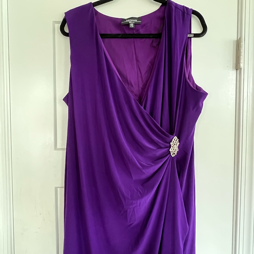 EUC R&M Richards 18W Purple Embellished Cocktail Dress Stunning!